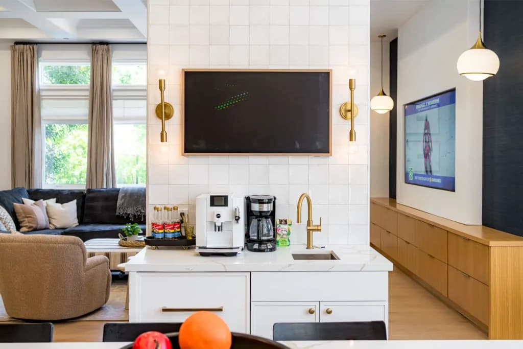 What to Expect When Hiring a Remodeling Contractor in LA and Ventura County — article illustration